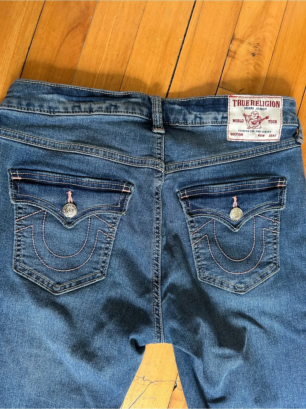 True Religion Women's mid rise Joey flare Jeans - Picture 3 of 4